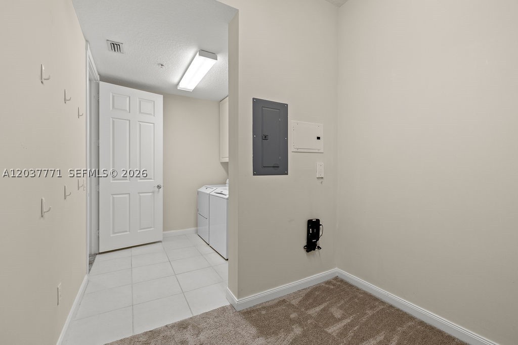 HARBOUR ISLE AT HUTCHINSO - Residential Lease