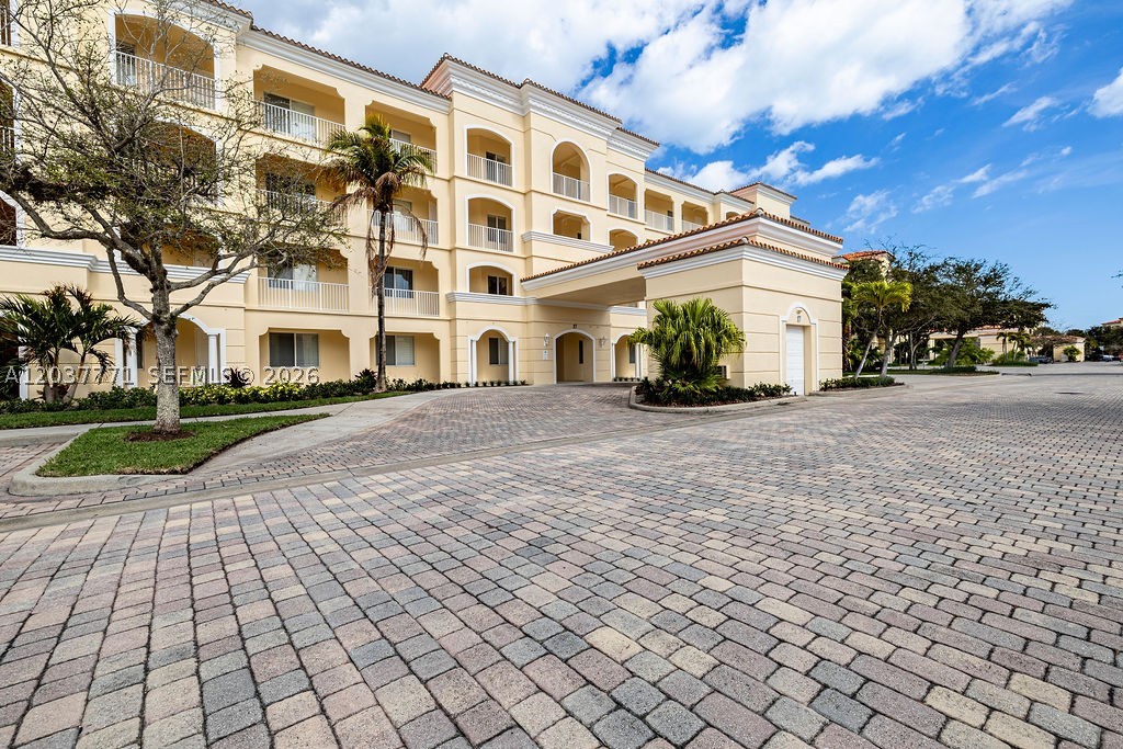 HARBOUR ISLE AT HUTCHINSO - Residential Lease