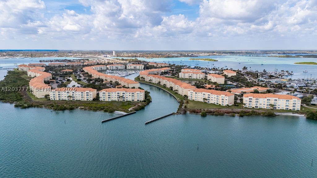 HARBOUR ISLE AT HUTCHINSO - Residential Lease