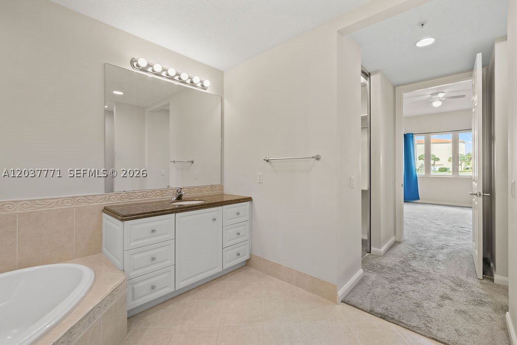 HARBOUR ISLE AT HUTCHINSO - Residential Lease