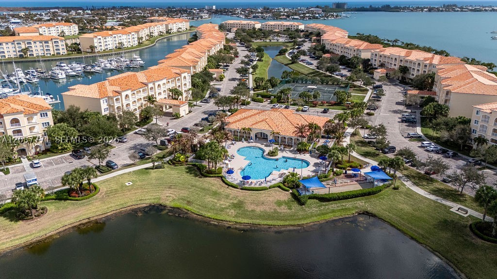 HARBOUR ISLE AT HUTCHINSO - Residential Lease