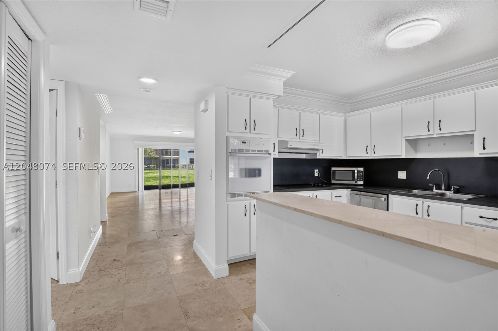 RACQUET CLUB APTS AT BONA - Residential