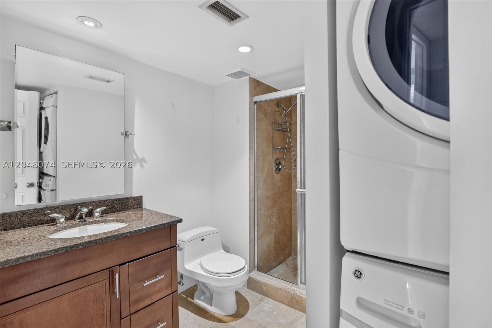 RACQUET CLUB APTS AT BONA - Residential