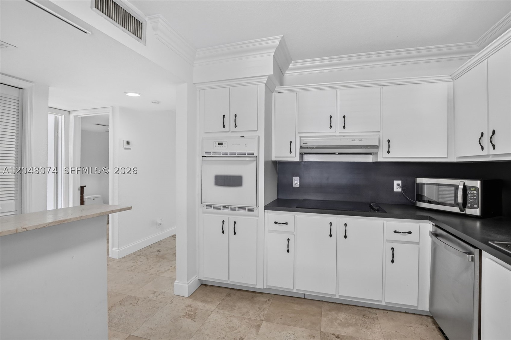 RACQUET CLUB APTS AT BONA - Residential