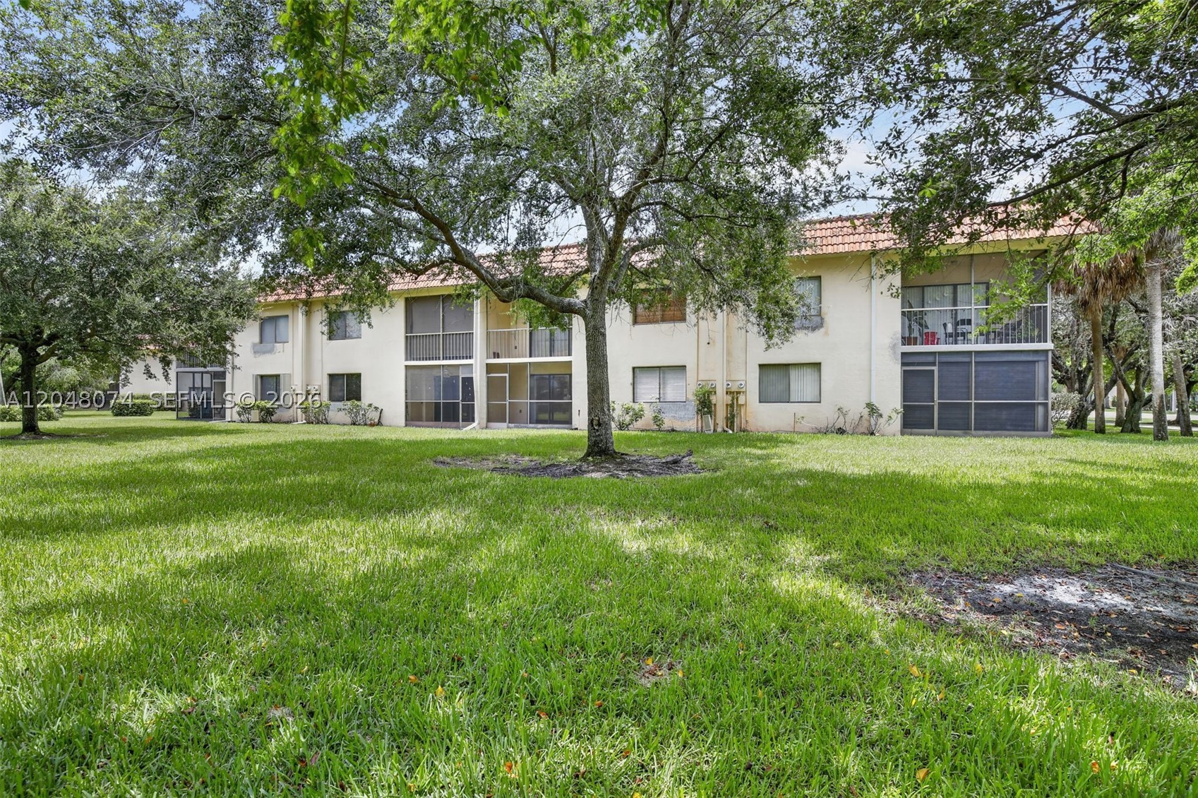 RACQUET CLUB APTS AT BONA - Residential