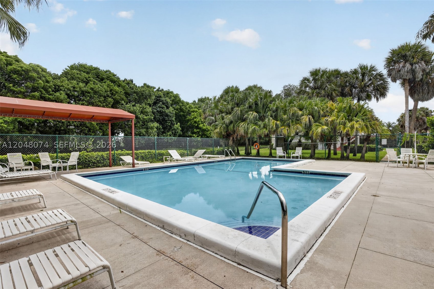 RACQUET CLUB APTS AT BONA - Residential