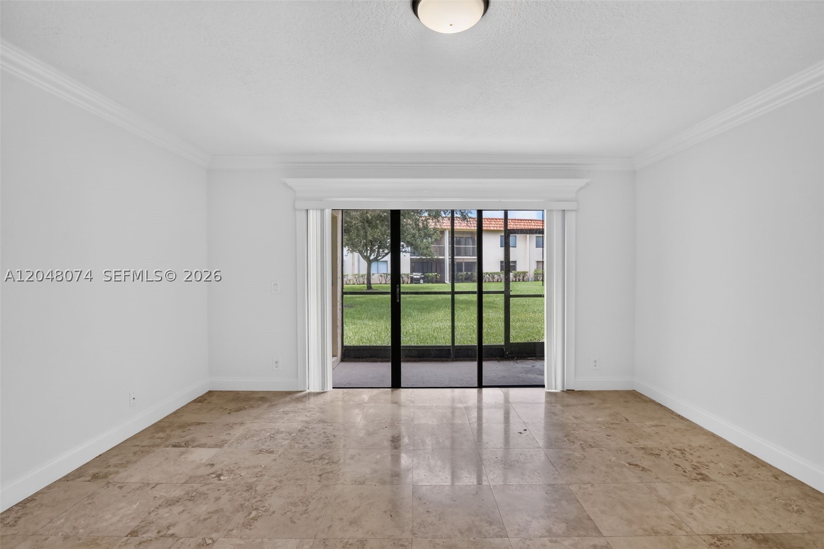 RACQUET CLUB APTS AT BONA - Residential