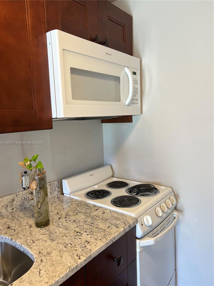WASHINGTON SQUARE - Residential Lease