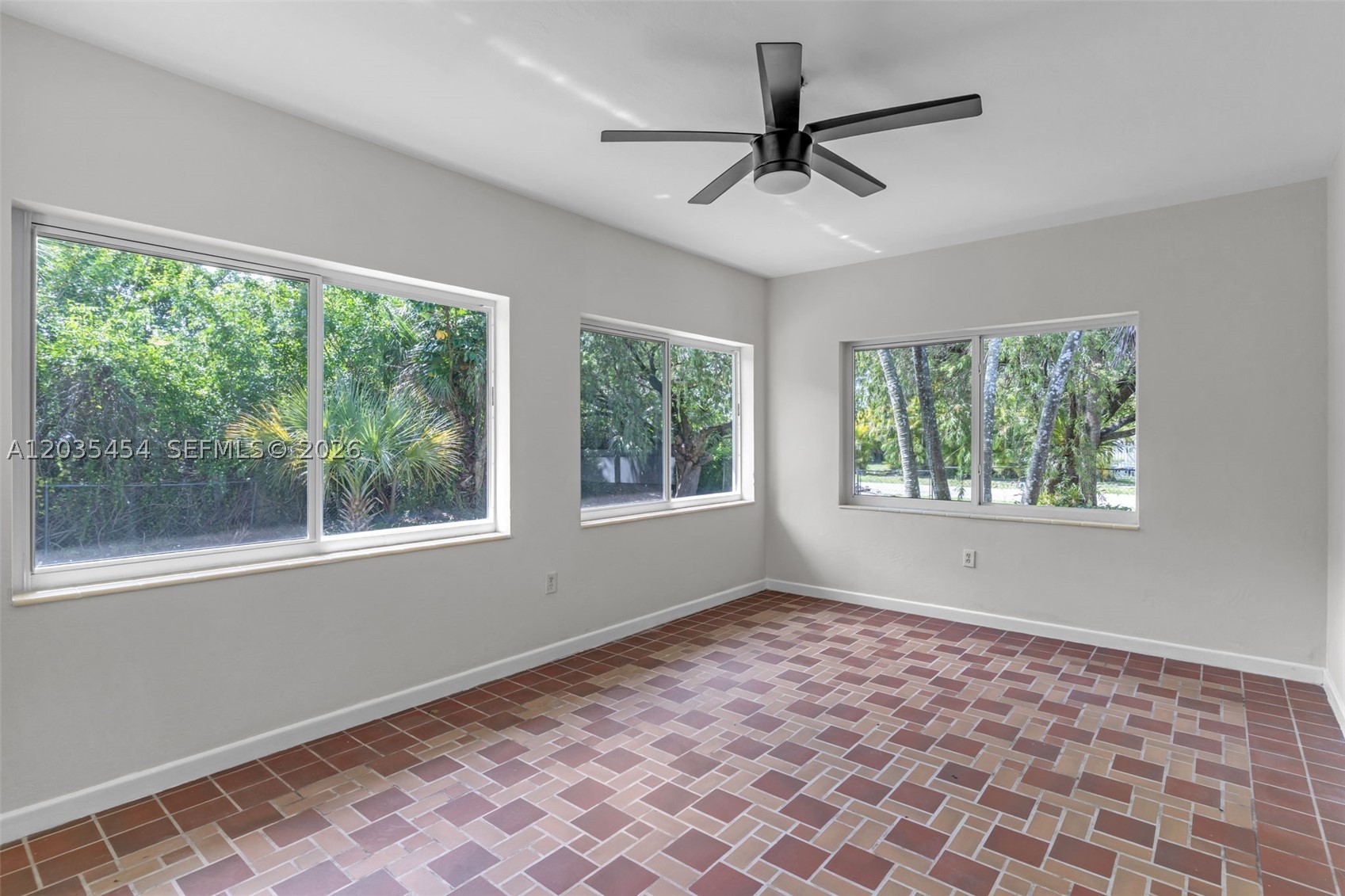 DOWNER PALMS DIV NO 1 - Residential