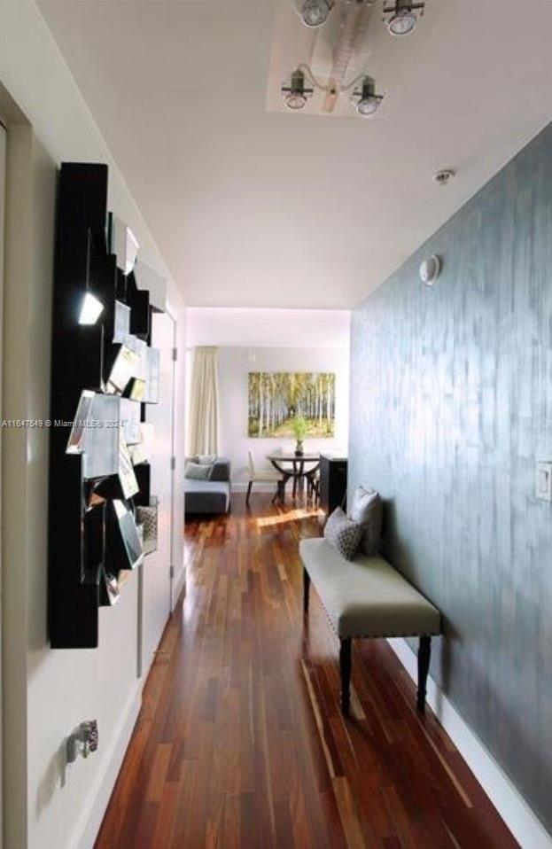 IVY CONDO - Residential