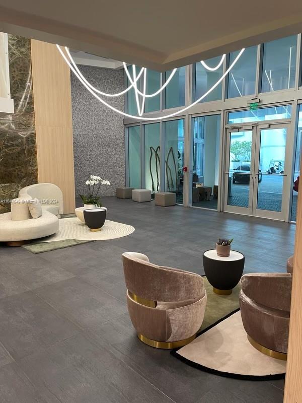 IVY CONDO - Residential