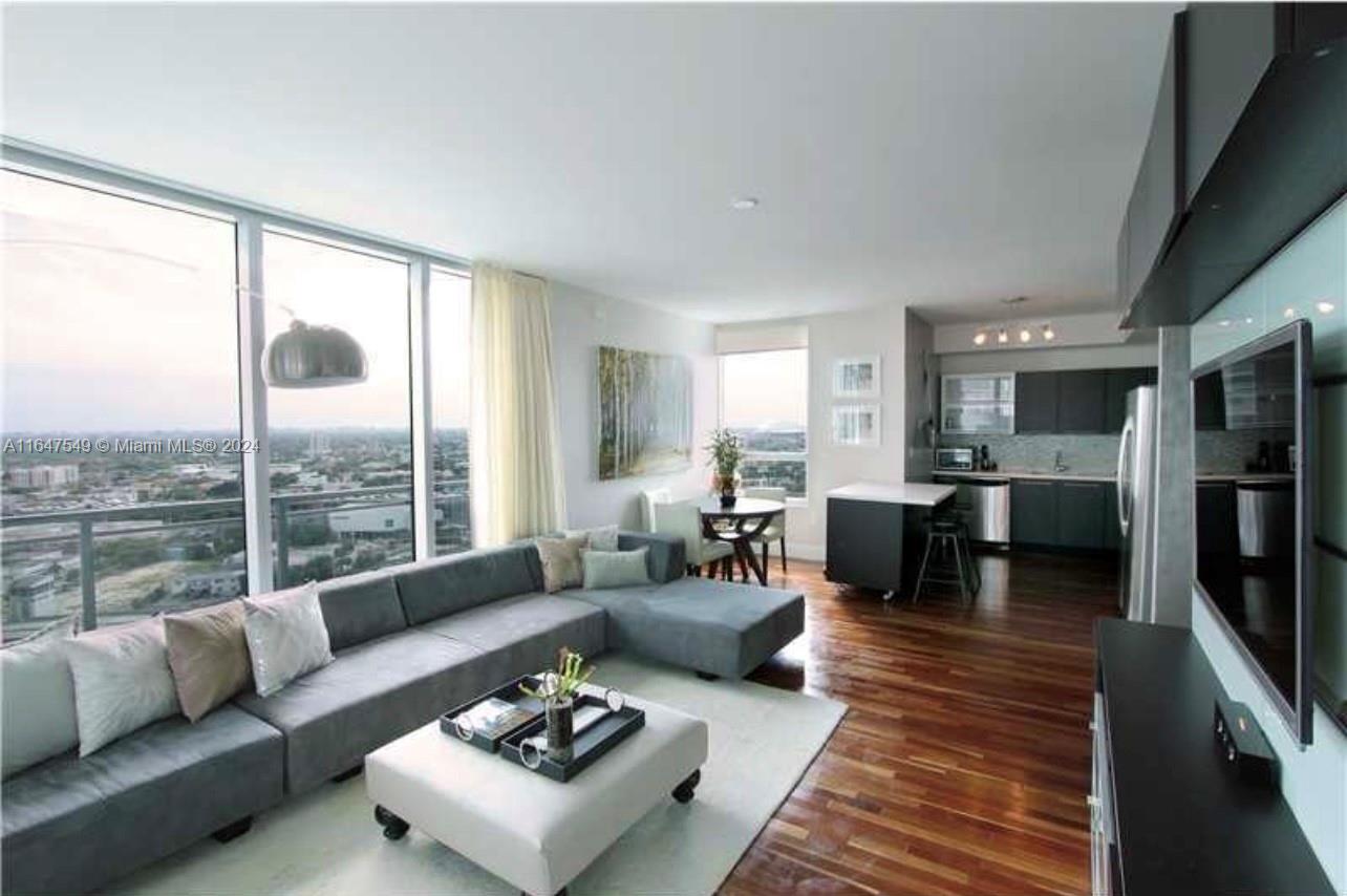 IVY CONDO - Residential