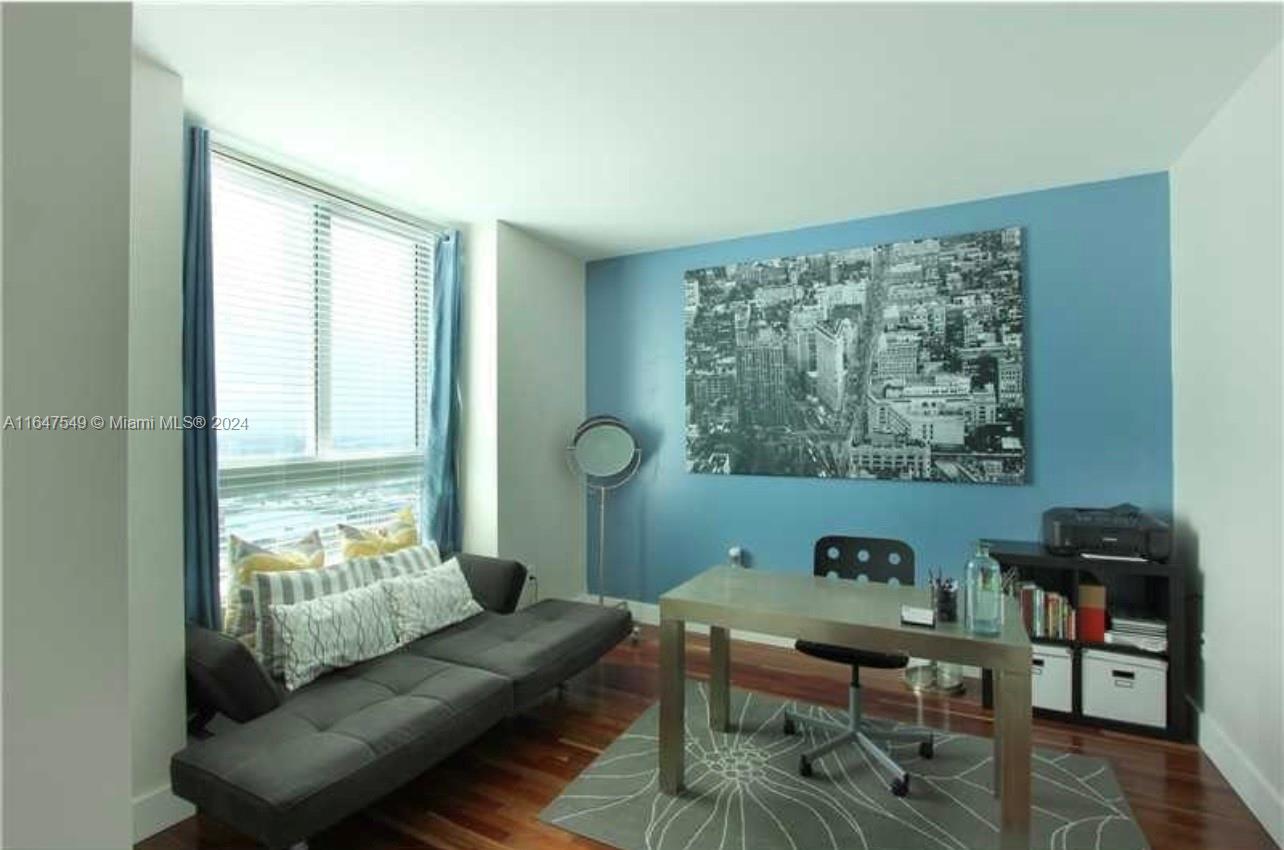 IVY CONDO - Residential