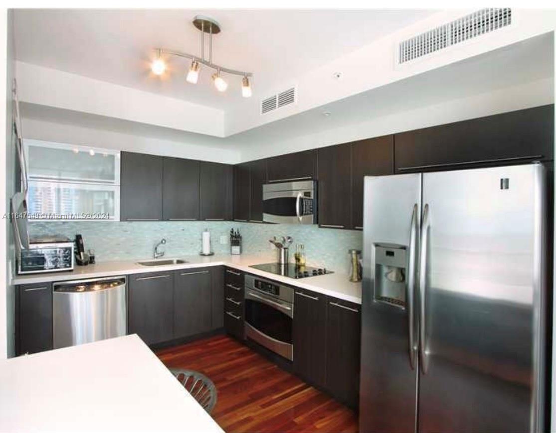 IVY CONDO - Residential
