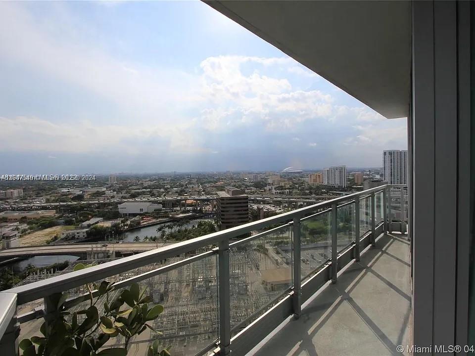 IVY CONDO - Residential