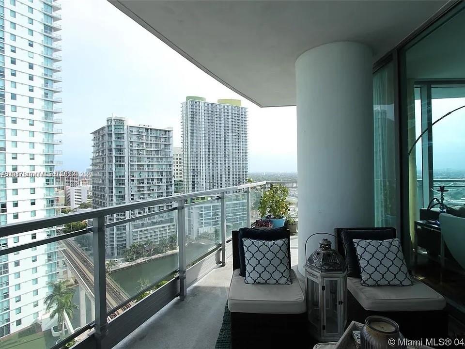 IVY CONDO - Residential