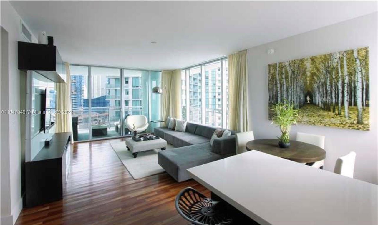 IVY CONDO - Residential