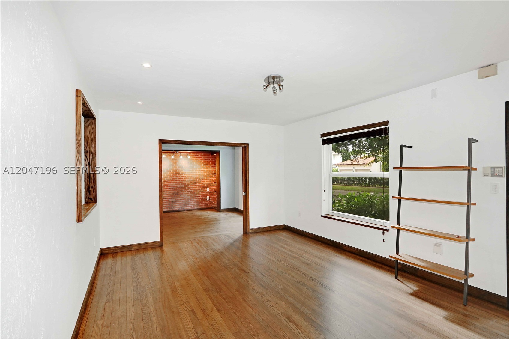 COCONUT GROVE SEC 1 CORAL - Residential Lease