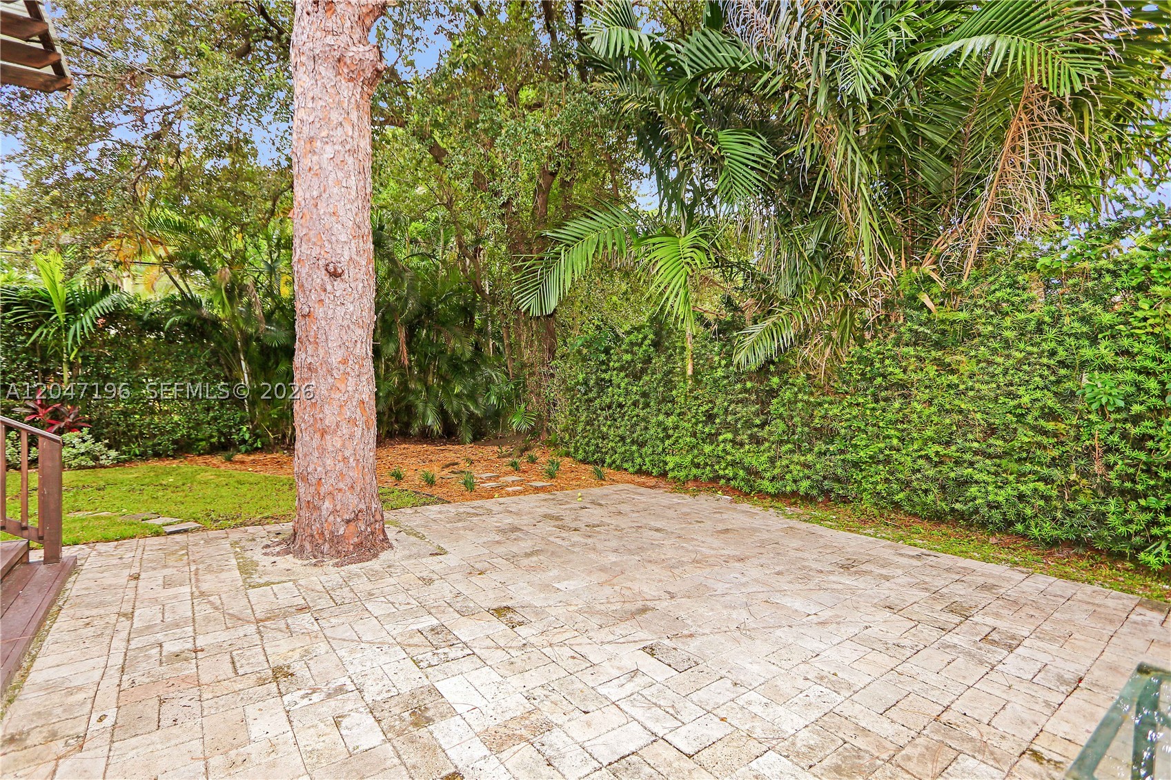COCONUT GROVE SEC 1 CORAL - Residential Lease