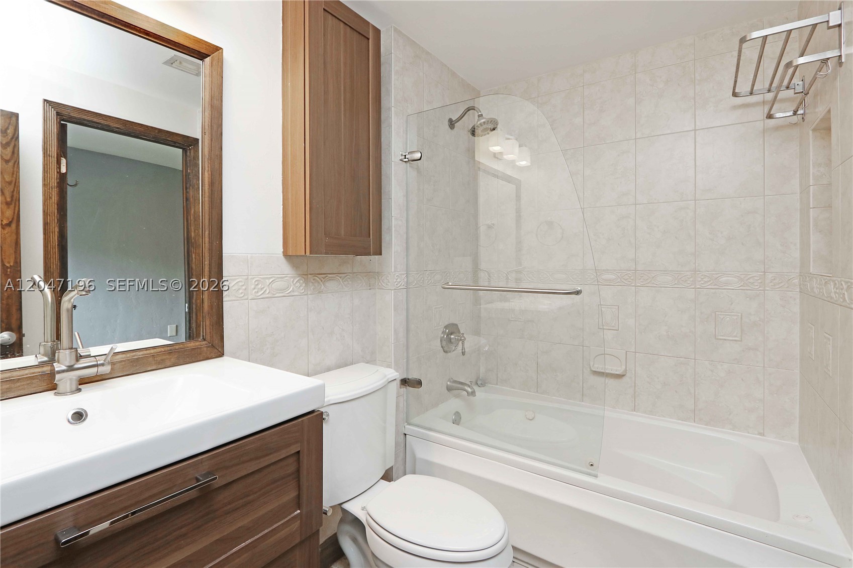 COCONUT GROVE SEC 1 CORAL - Residential Lease
