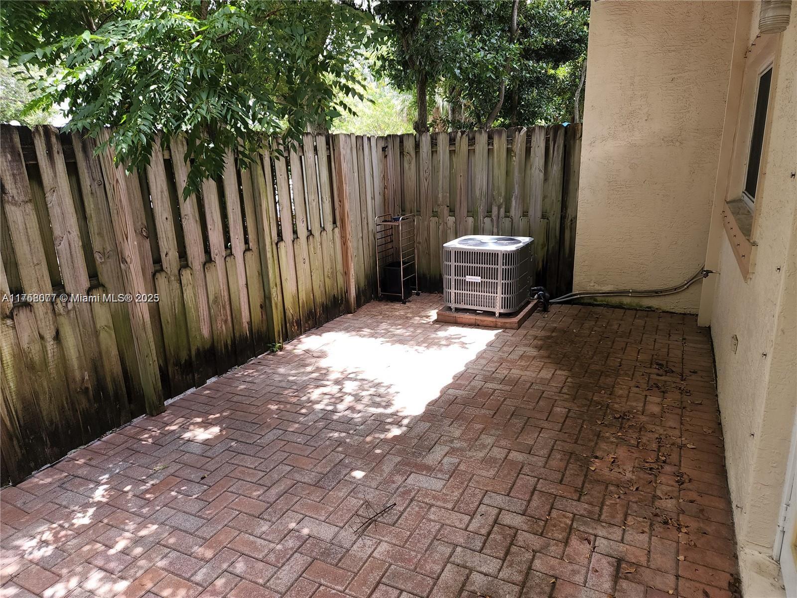 LAS ROSAS TOWNHOMES CONDO - Residential Lease