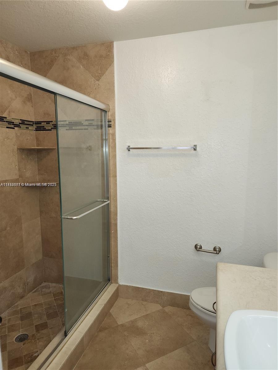 LAS ROSAS TOWNHOMES CONDO - Residential Lease