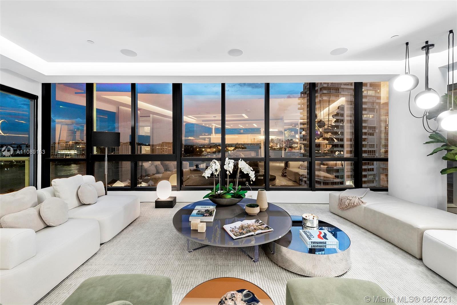 CONTINUUM ON SOUTH BEACH - Residential