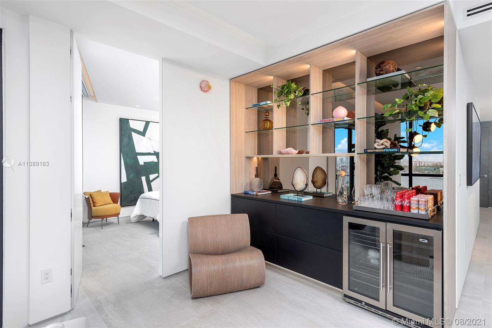 CONTINUUM ON SOUTH BEACH - Residential