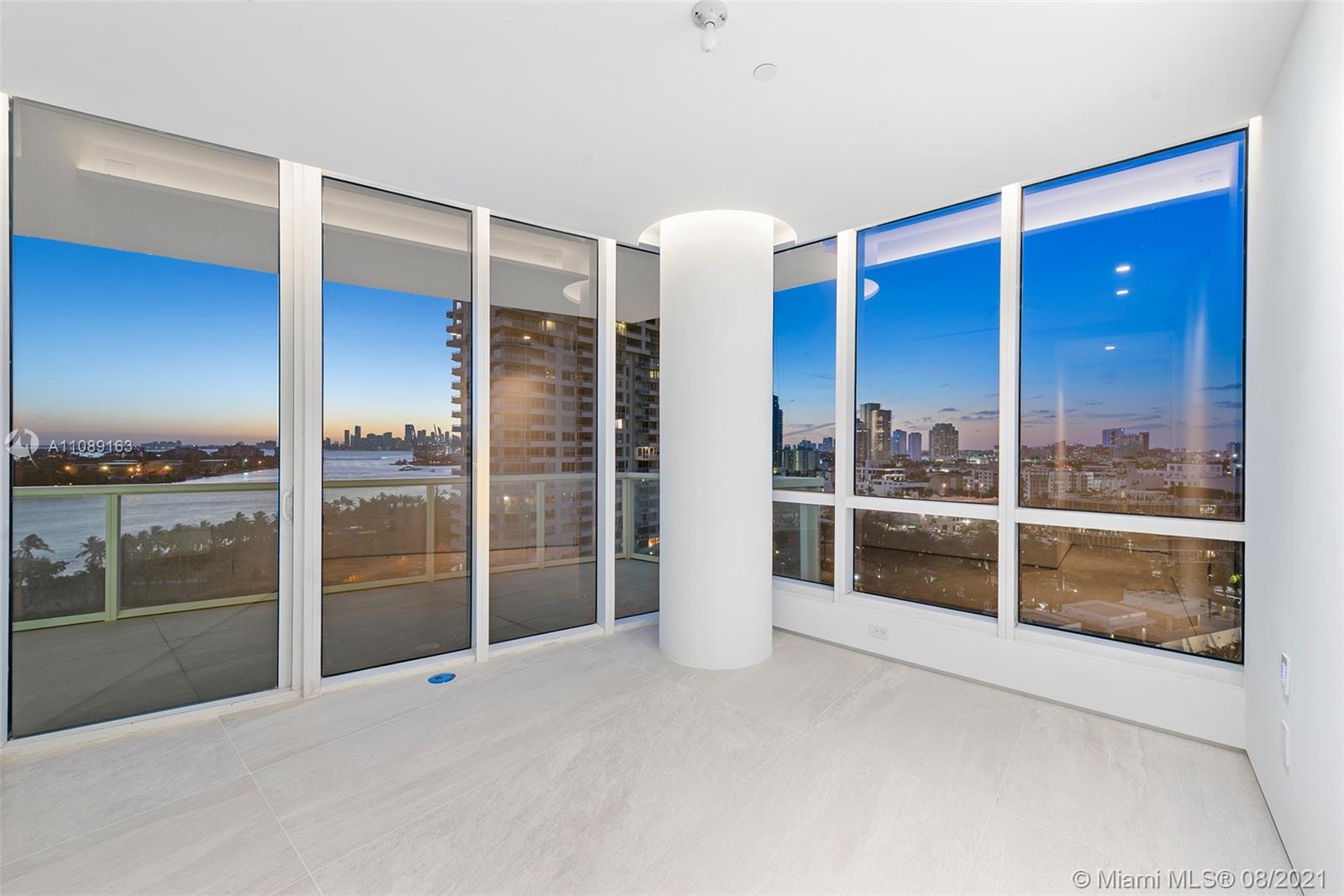 CONTINUUM ON SOUTH BEACH - Residential