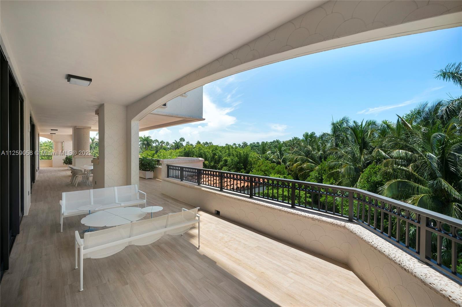 FISHER ISLAND - Residential