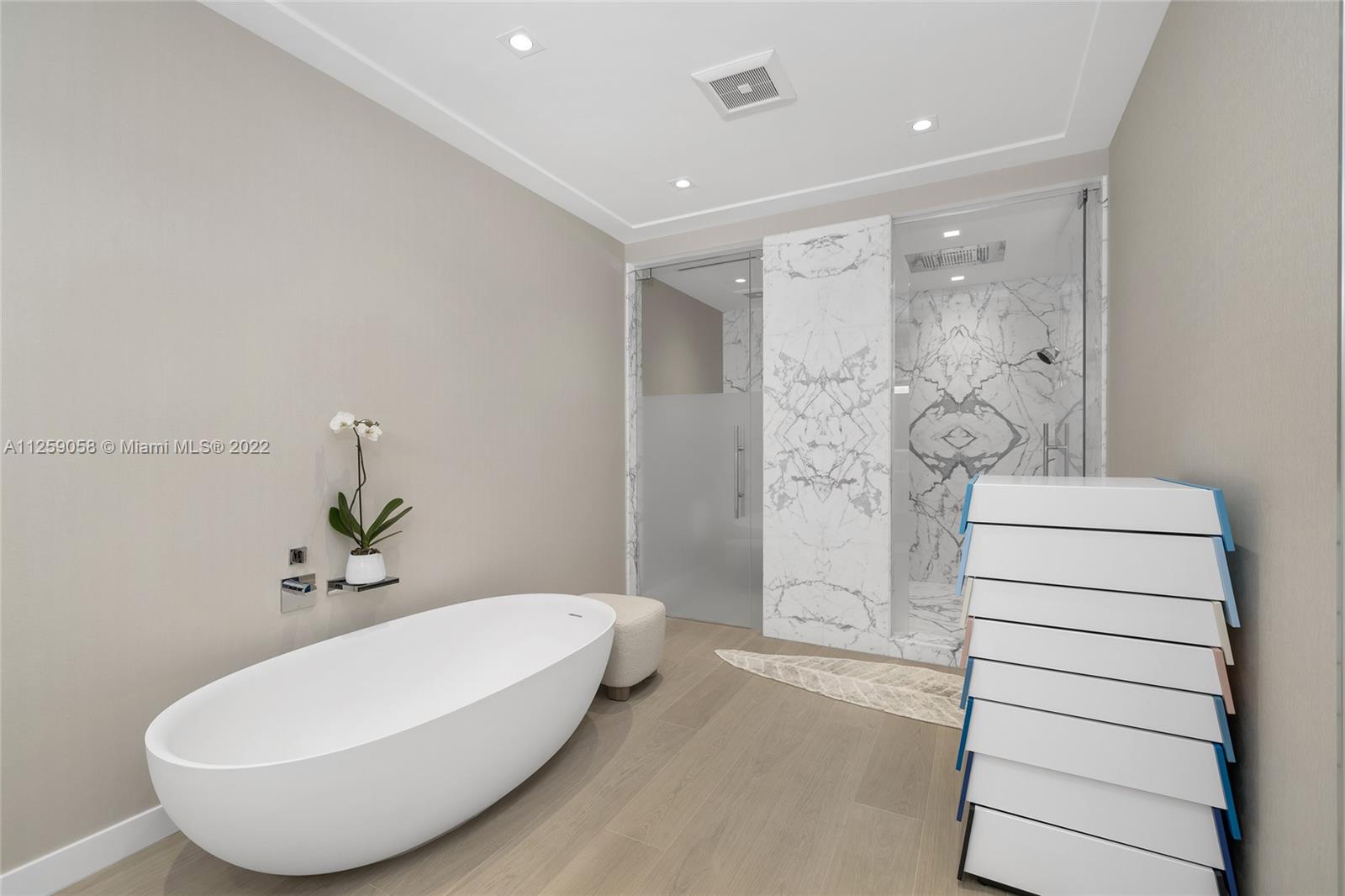 FISHER ISLAND - Residential