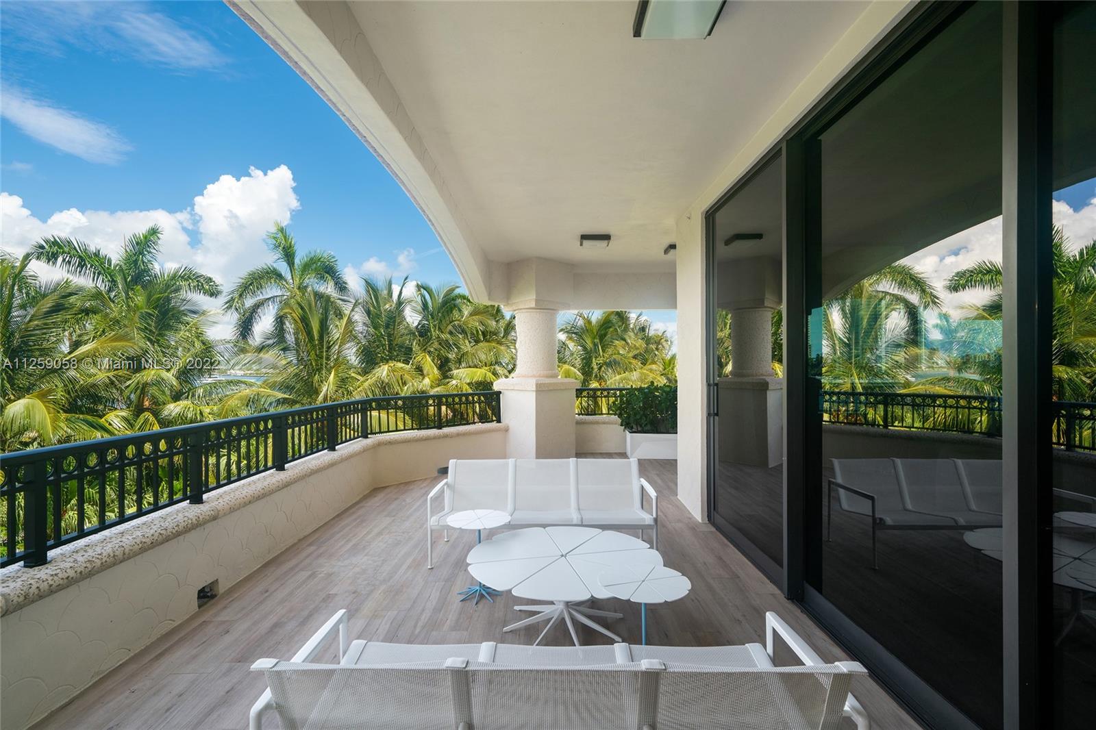 FISHER ISLAND - Residential