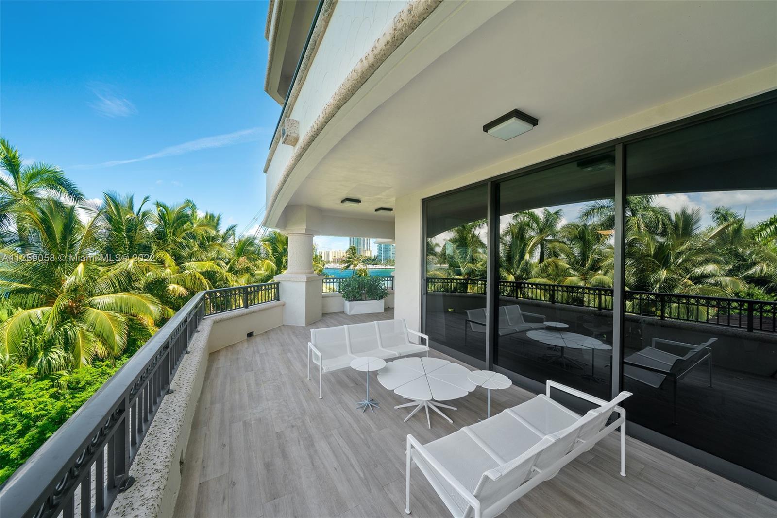 FISHER ISLAND - Residential