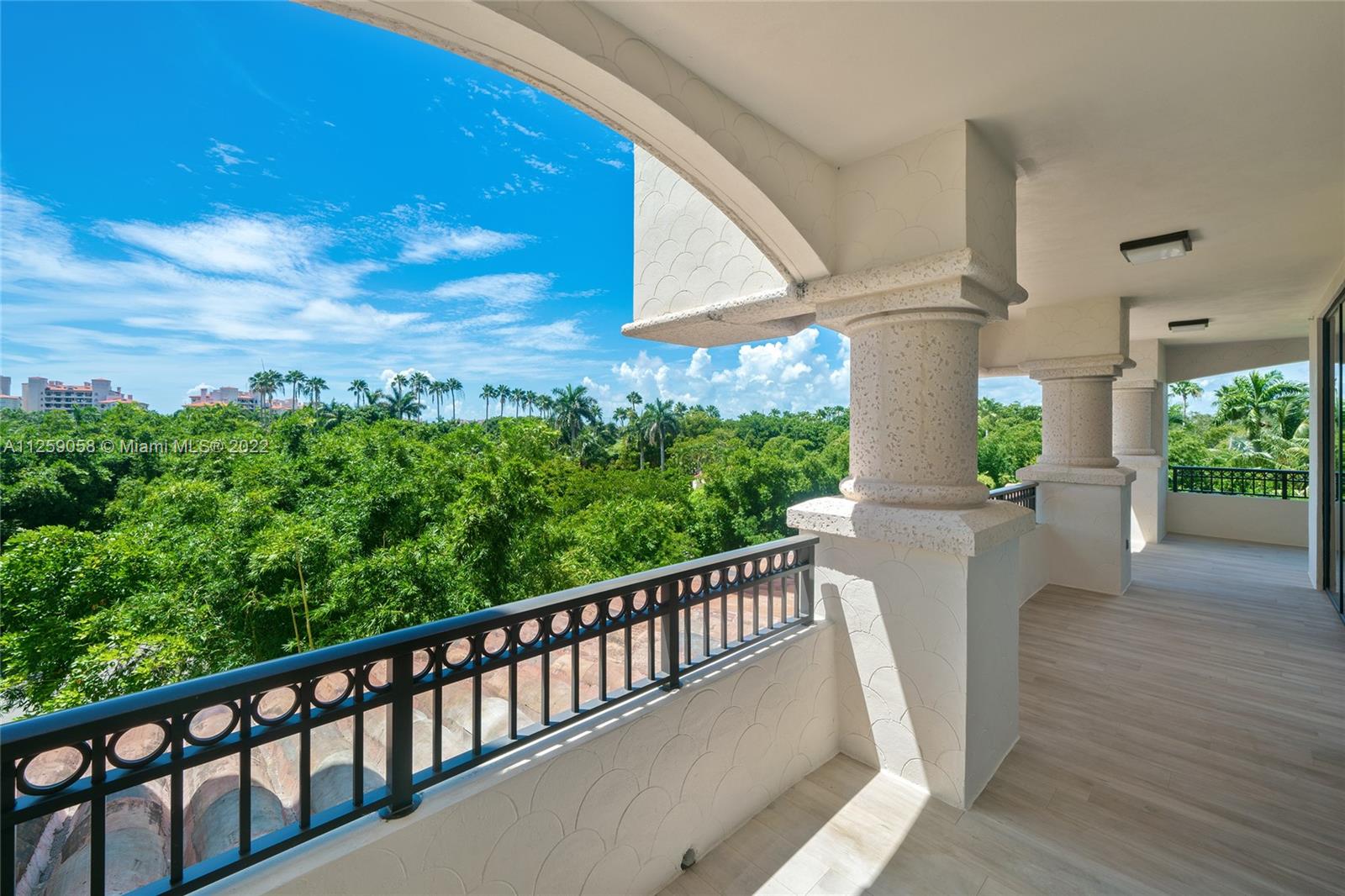 FISHER ISLAND - Residential