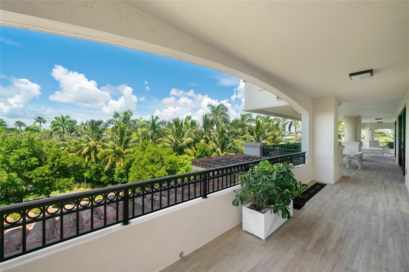 FISHER ISLAND - Residential
