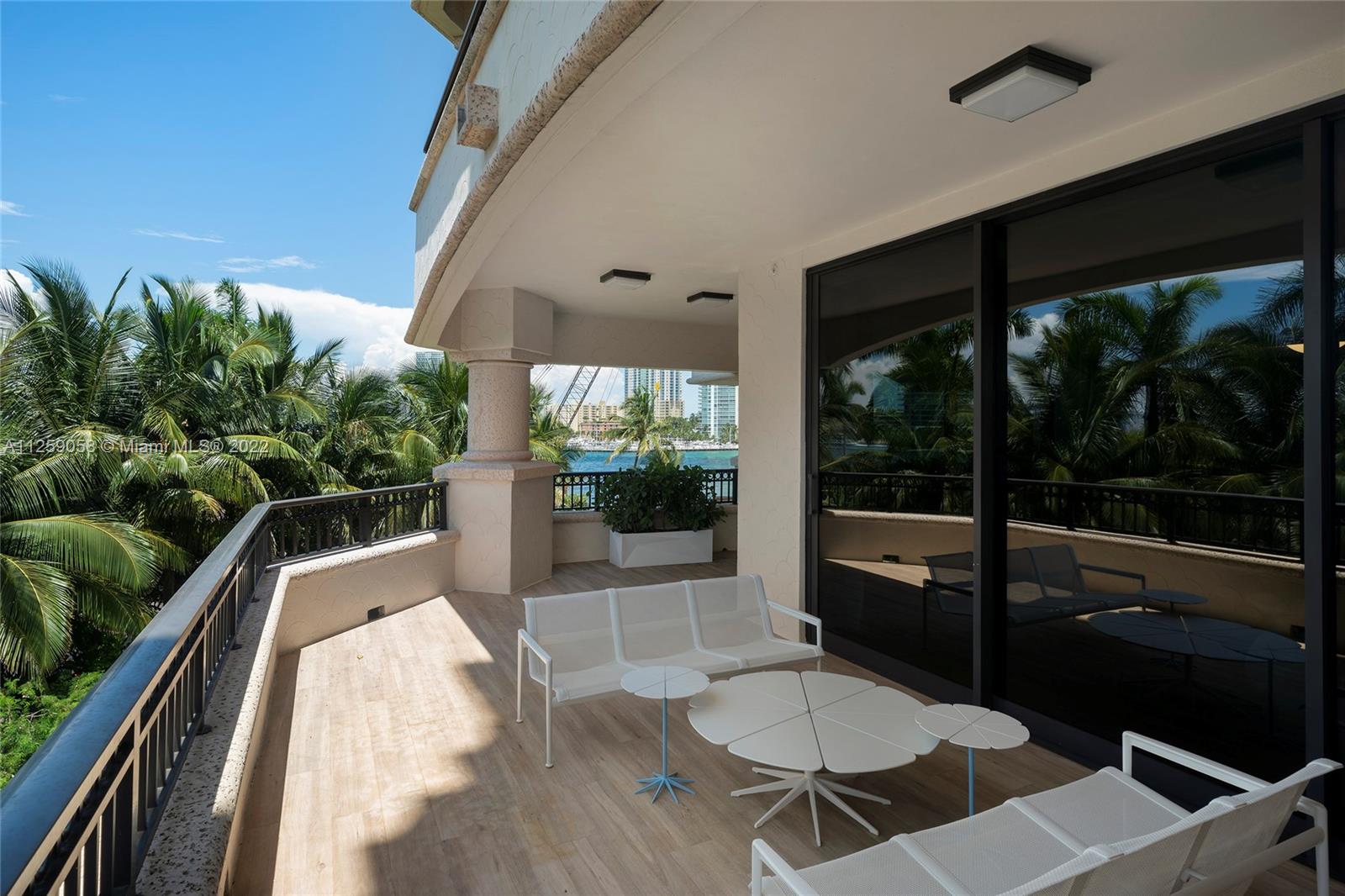 FISHER ISLAND - Residential