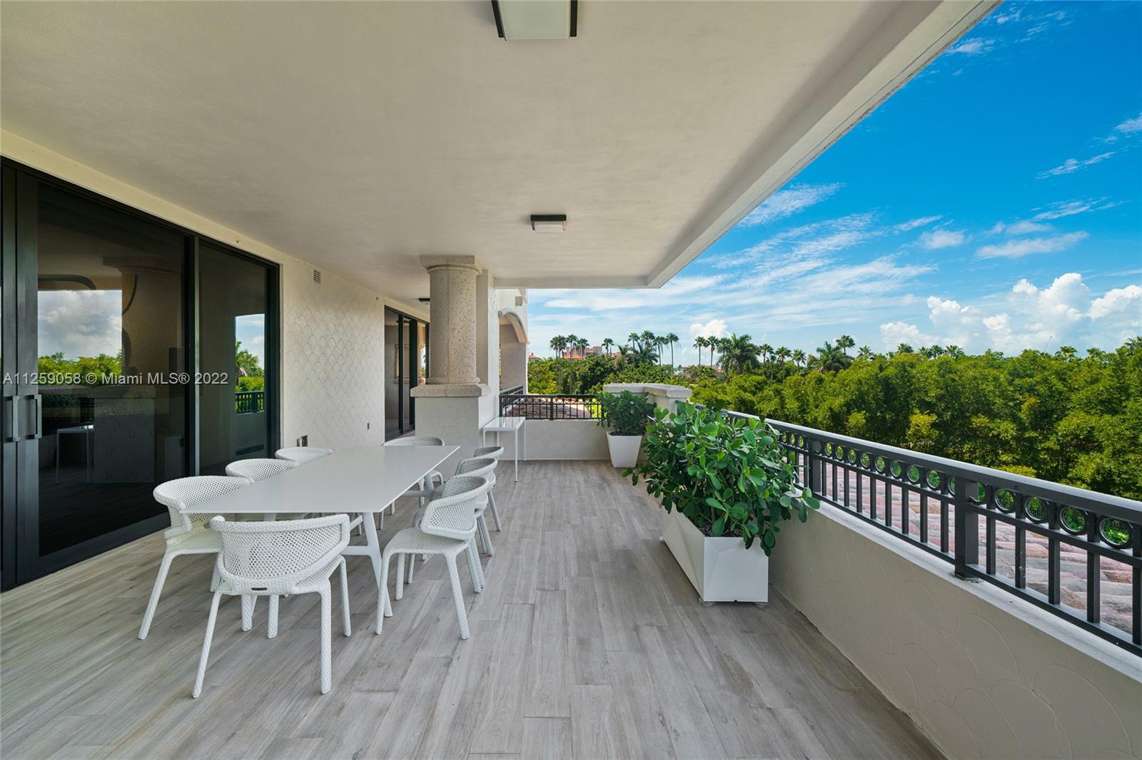 FISHER ISLAND - Residential