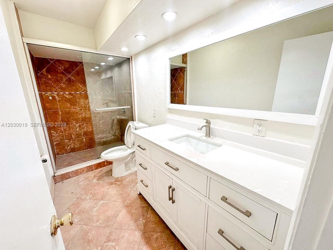 DORIA CONDO - Residential