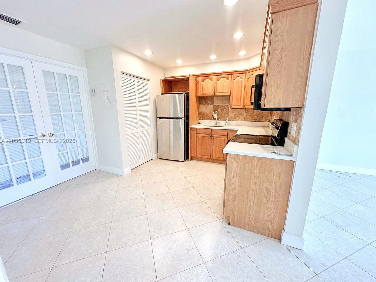 DORIA CONDO - Residential