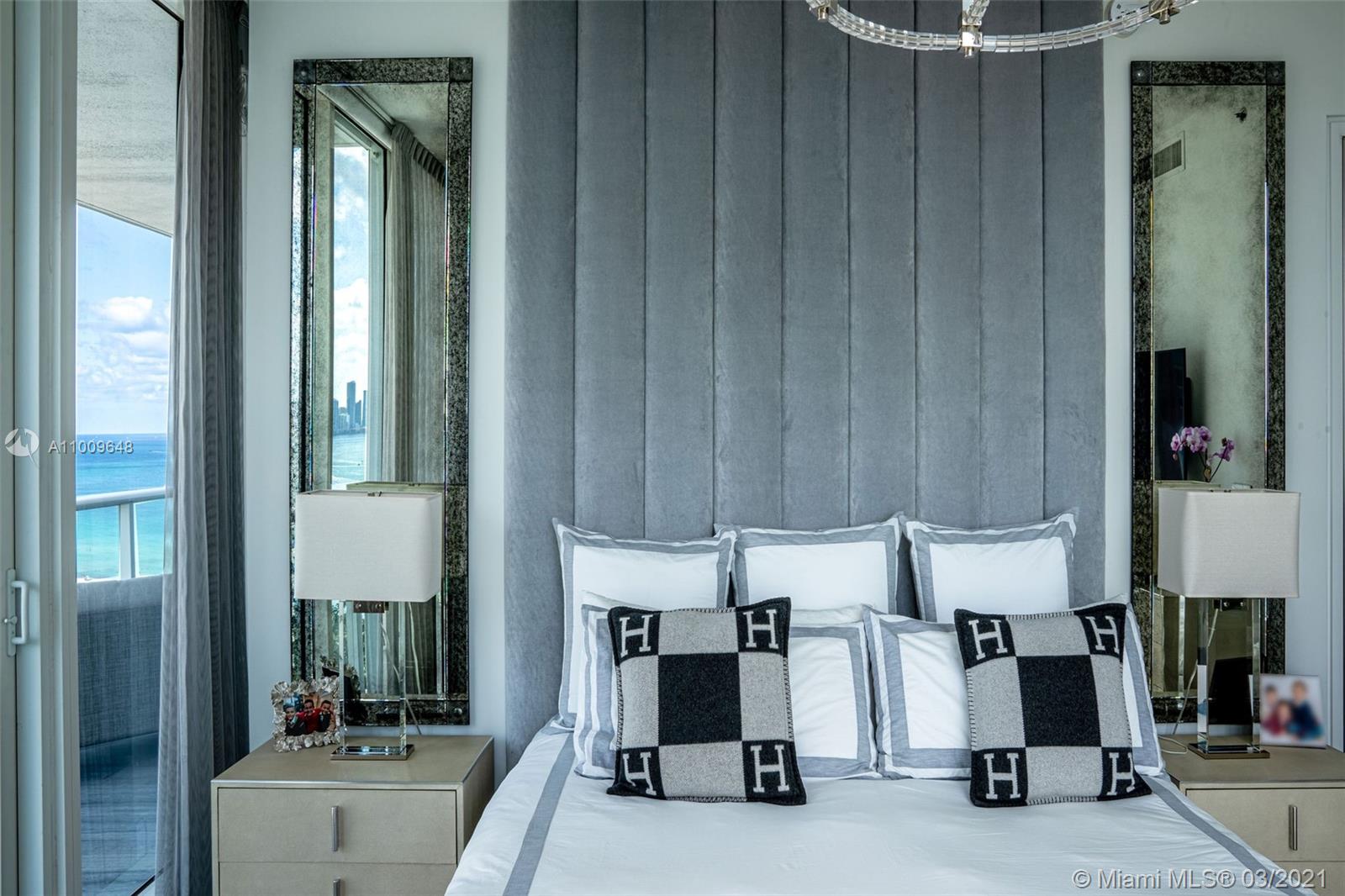 CONTINUUM ON SOUTH BEACH - Residential
