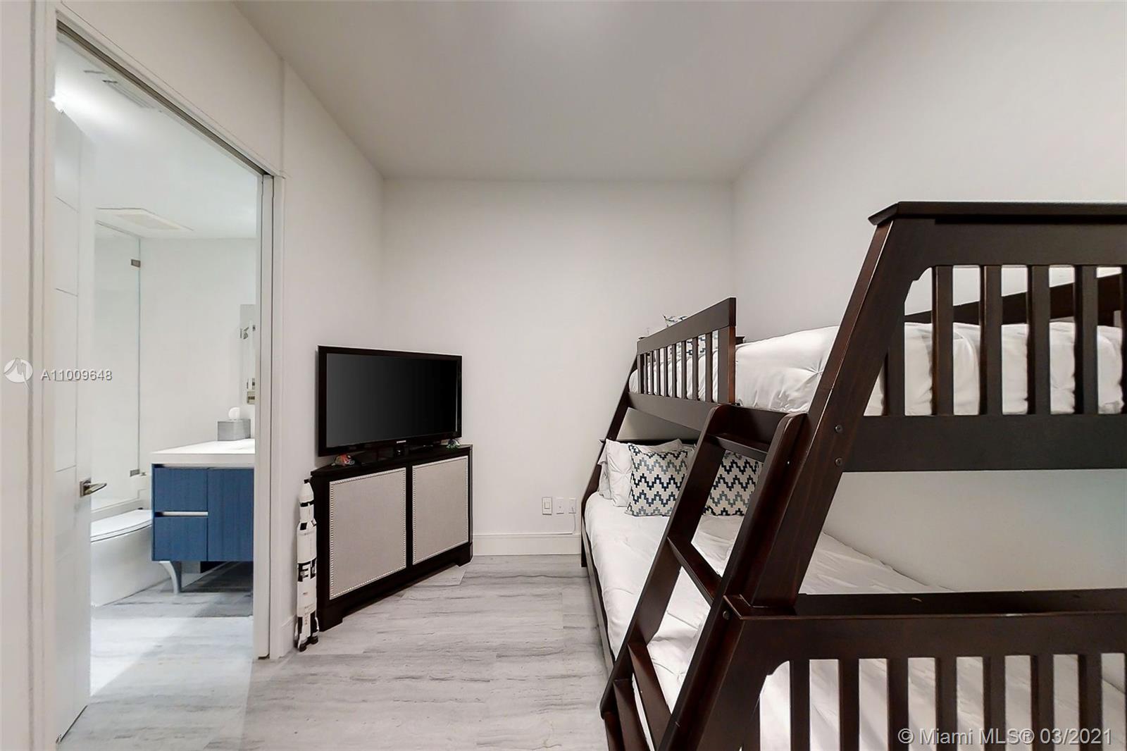 CONTINUUM ON SOUTH BEACH - Residential