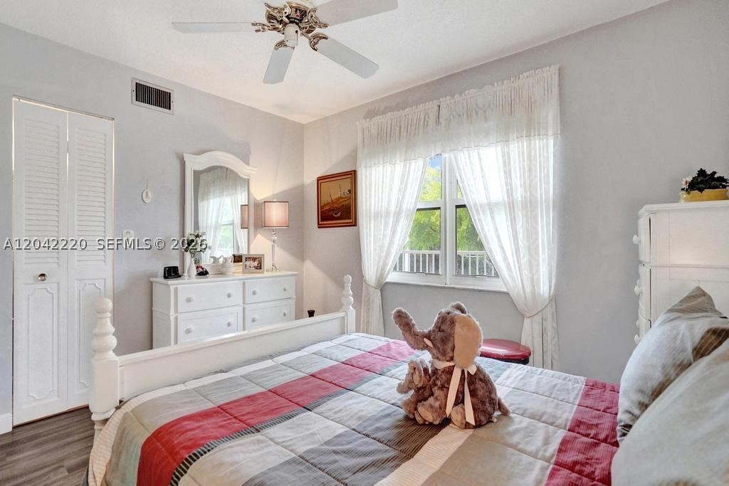 MEADOWBROOK LAKES CONDO - Residential