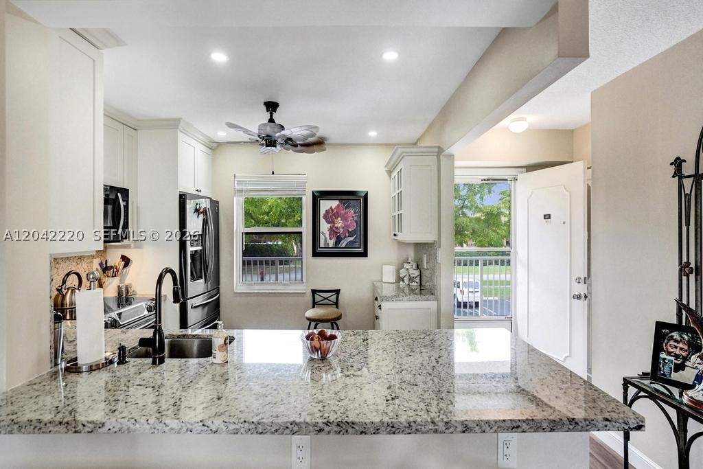 MEADOWBROOK LAKES CONDO - Residential