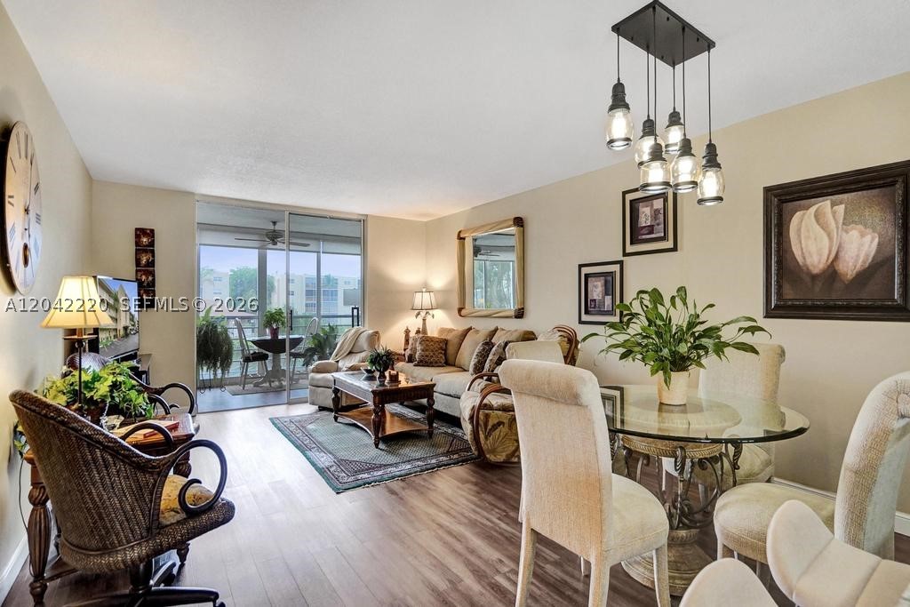MEADOWBROOK LAKES CONDO - Residential