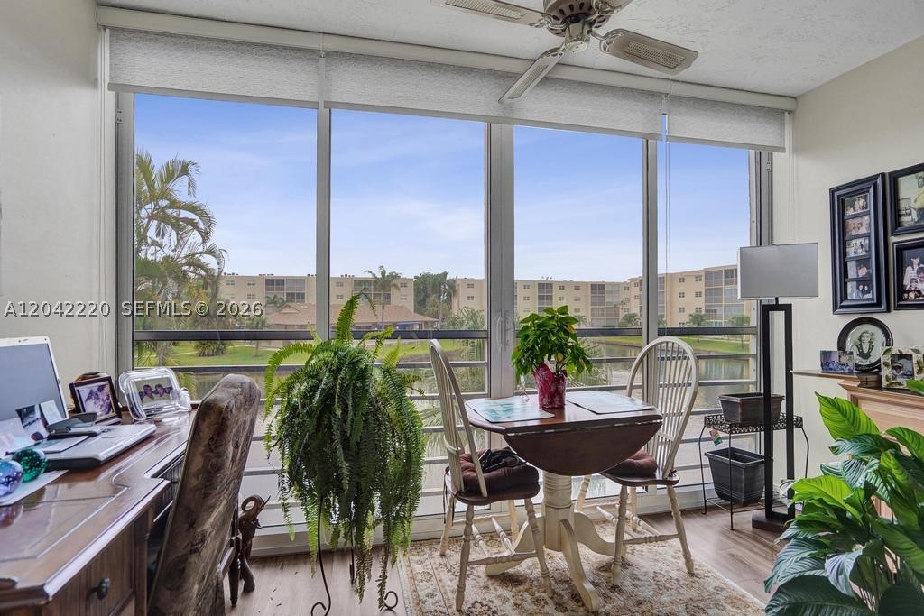 MEADOWBROOK LAKES CONDO - Residential