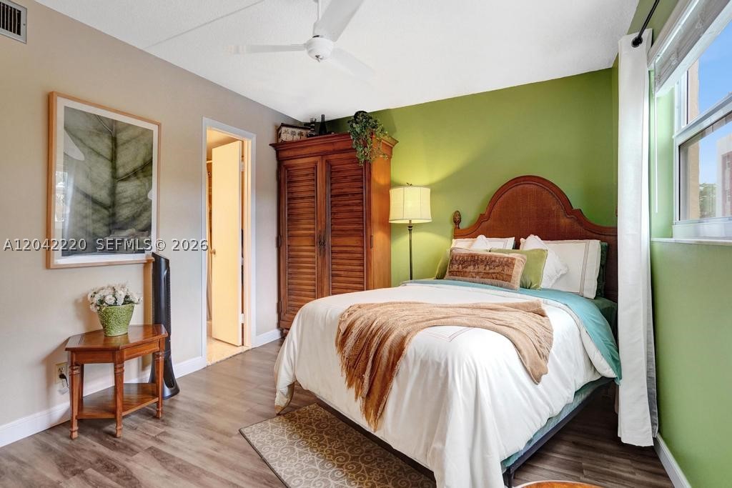 MEADOWBROOK LAKES CONDO - Residential