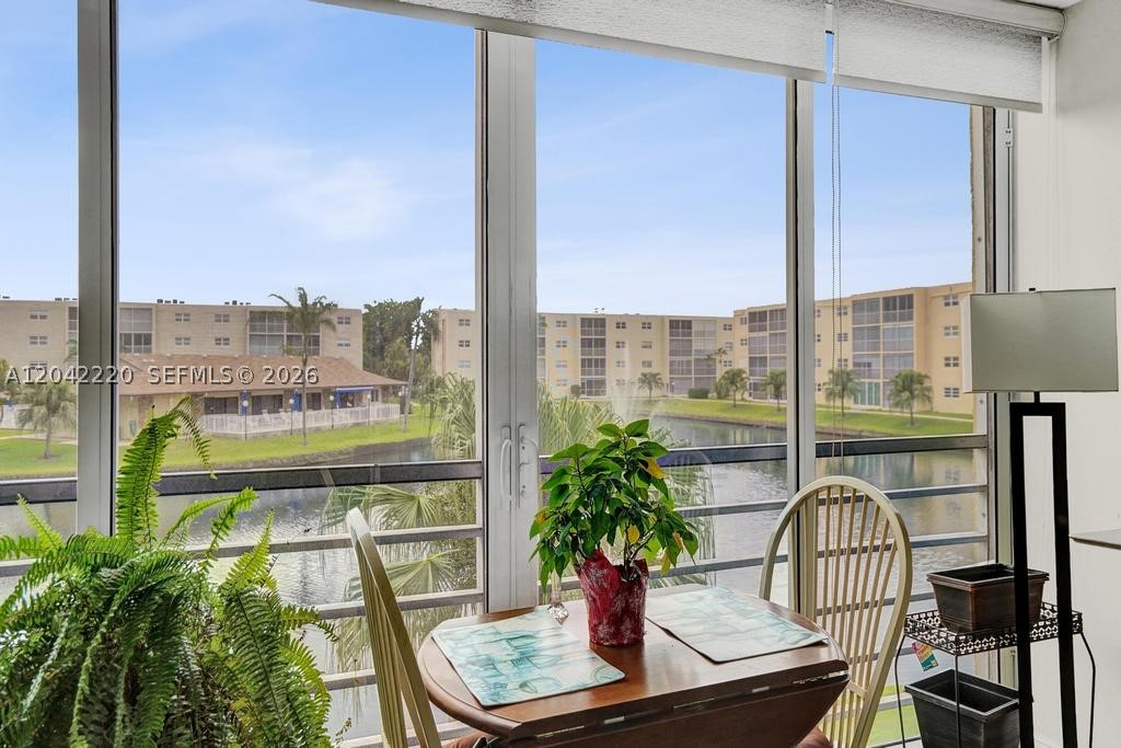 MEADOWBROOK LAKES CONDO - Residential