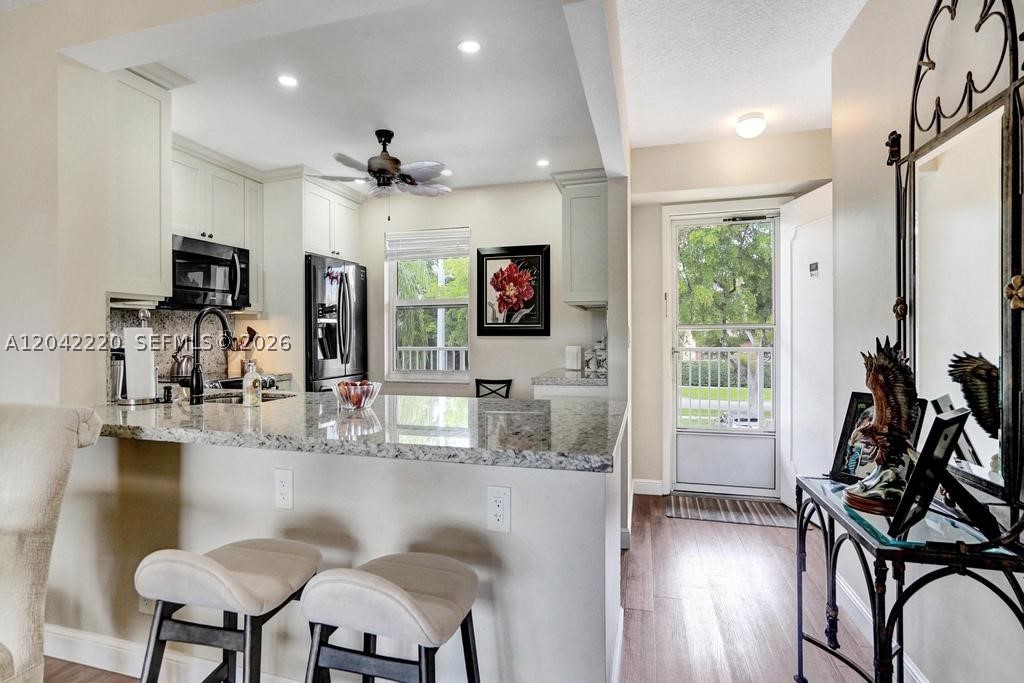 MEADOWBROOK LAKES CONDO - Residential