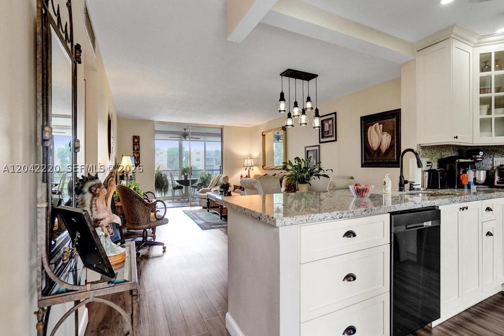 MEADOWBROOK LAKES CONDO - Residential