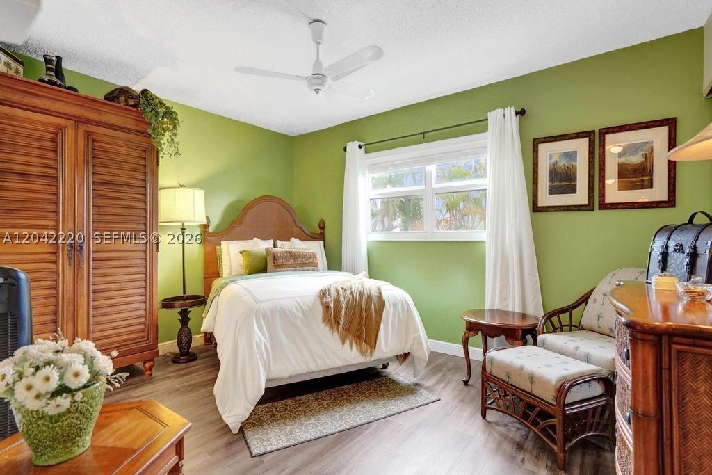 MEADOWBROOK LAKES CONDO - Residential